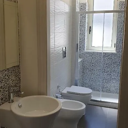 Marina Bay House בית הארחה 3*